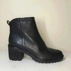 Zodiac ankle boot nwob